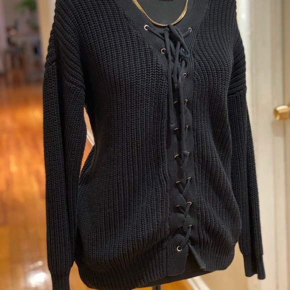 Sweater- On/off shoulder M/L - Picture 5 of 7